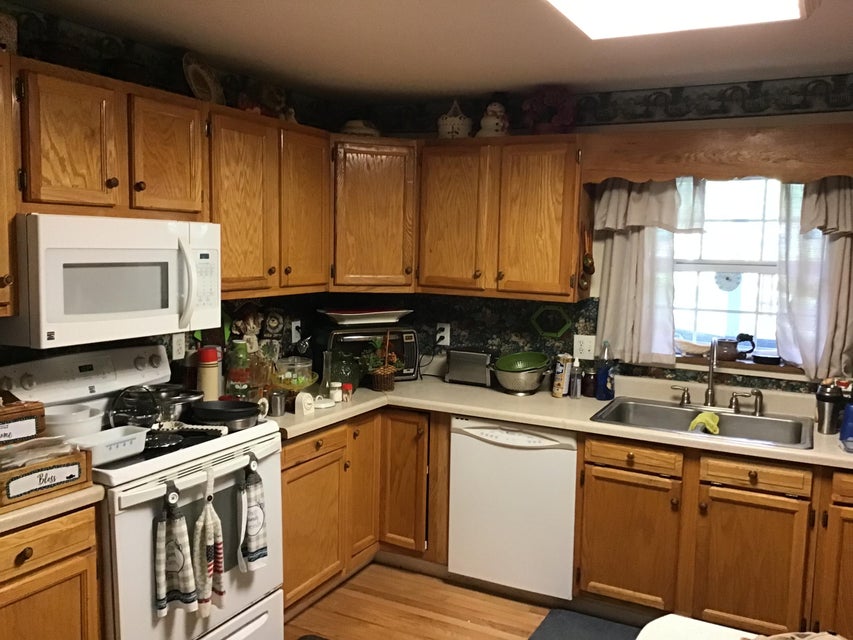 Photo #11: 828 Laurel Avenue
