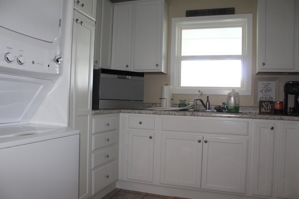Photo #10: 503 Douglas Drive