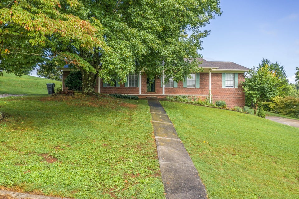 Photo #5: 2055 Seven Oaks Drive