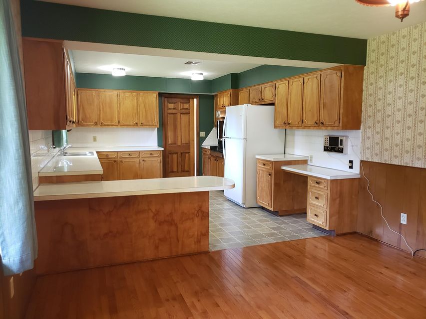 Photo #17: 876 Falcon Drive