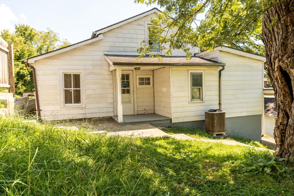 Photo #5: 1220 Fairview Avenue