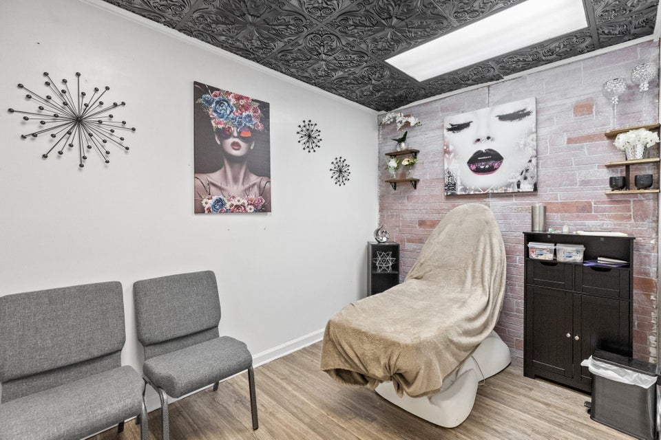 Photo #11: 926 Oakland Avenue