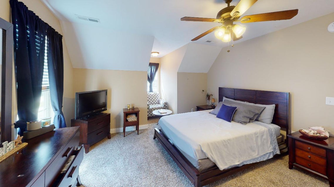 Photo #22: 934 Parkside Avenue