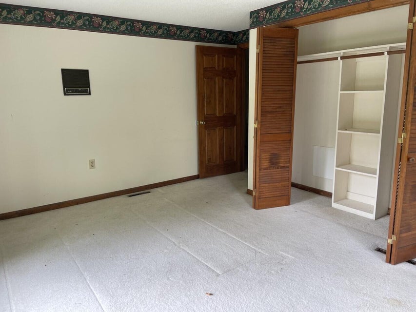 Photo #37: 1315 Oakwood Circle