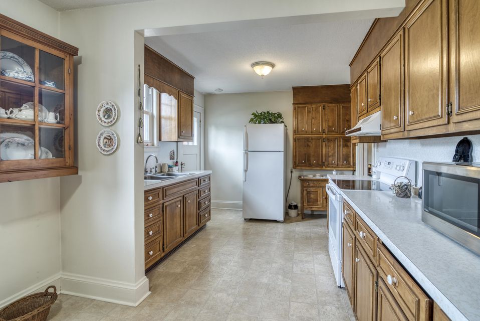 Photo #8: 811 Fairmount Avenue