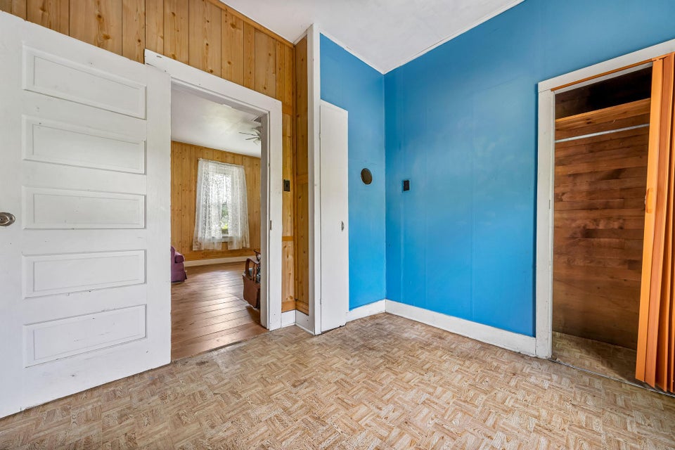 Photo #28: 109 Imogene Street