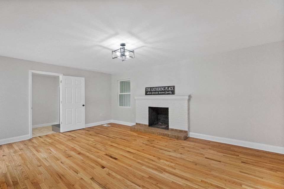 Photo #10: 116 Otari Drive