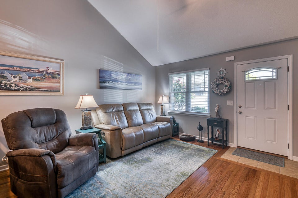 Photo #4: 527 Redstone Drive