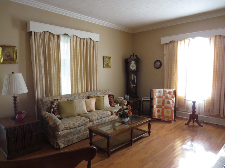 Photo #18: 711 Front Street