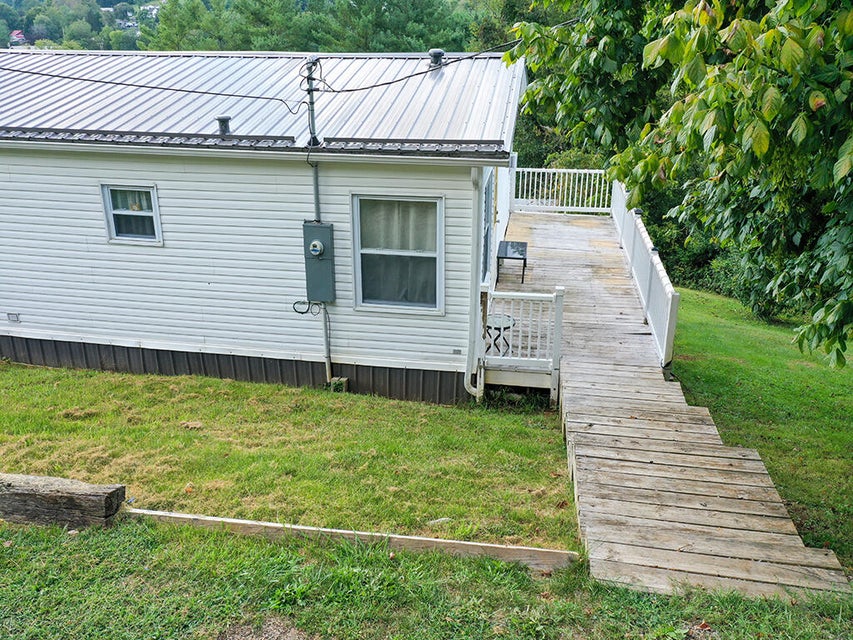 Photo #8: 116 Redwood Drive