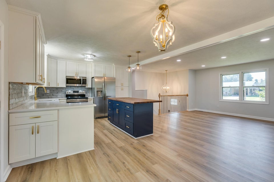 Photo #10: 1007 Borowood Court