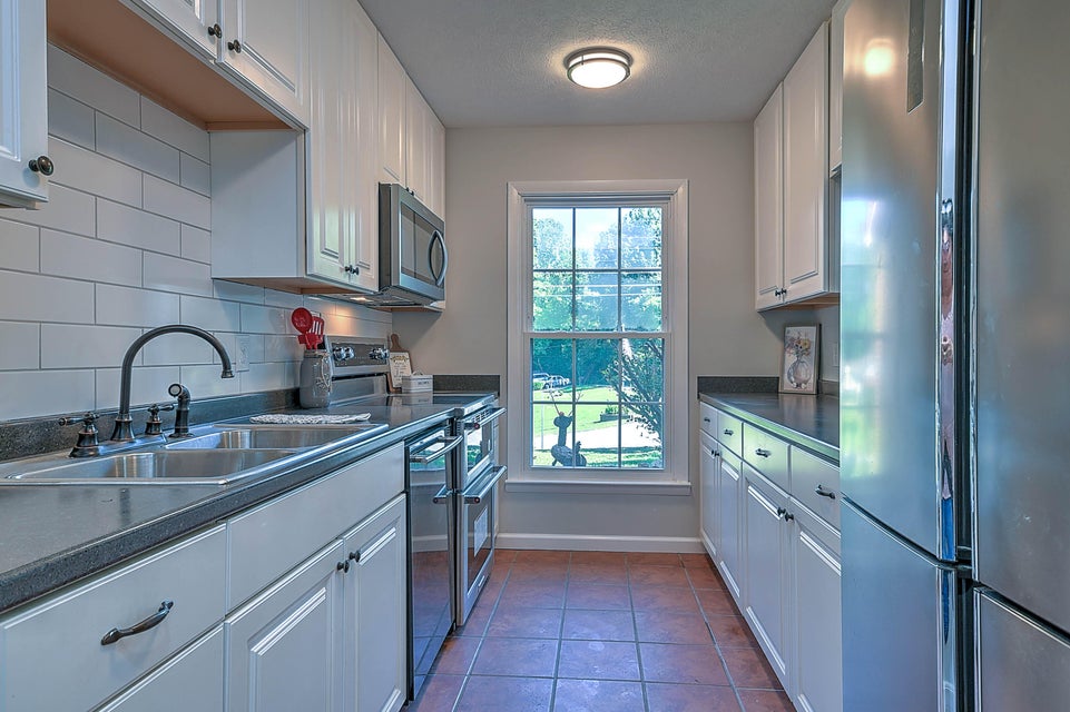 Photo #4: 105 Knob Hill Drive