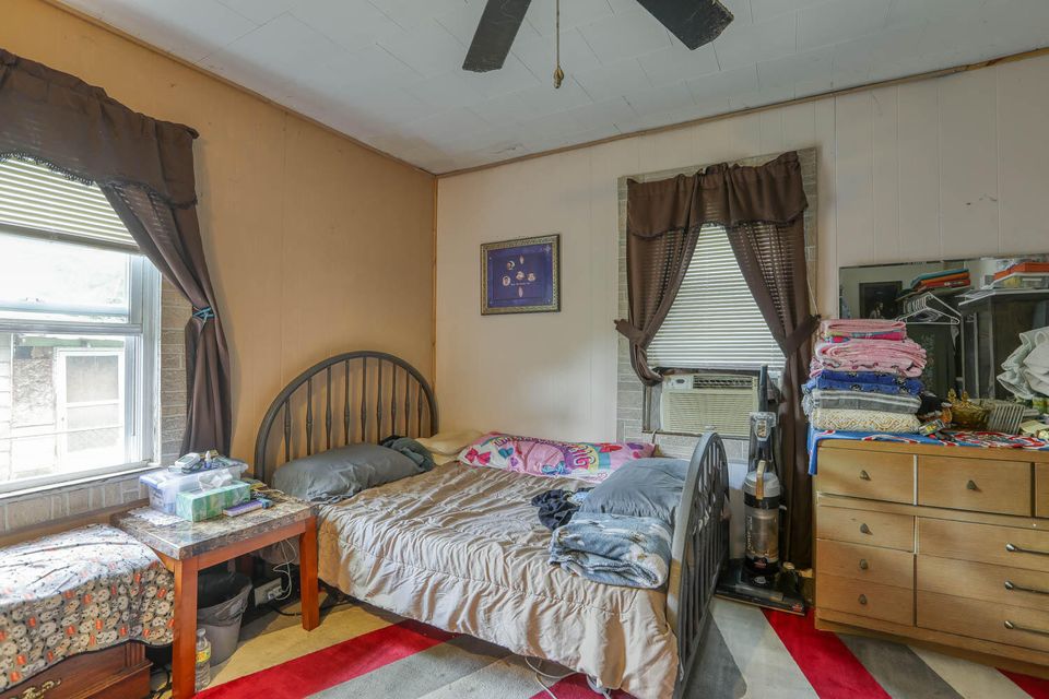 Photo #34: 113 Devault Street
