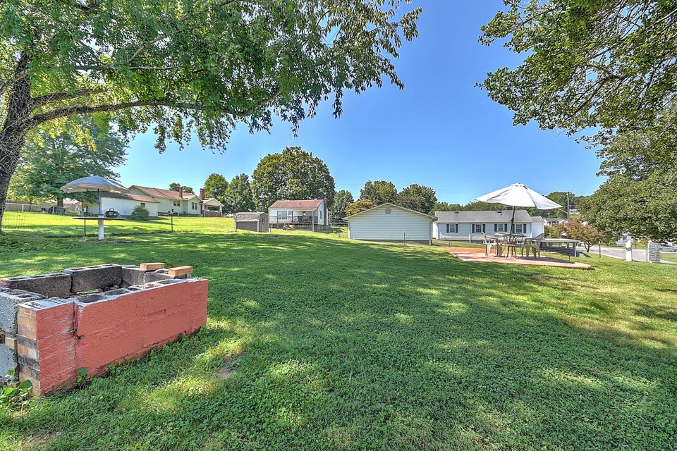 Photo #6: 19 Crescent Dr Drive