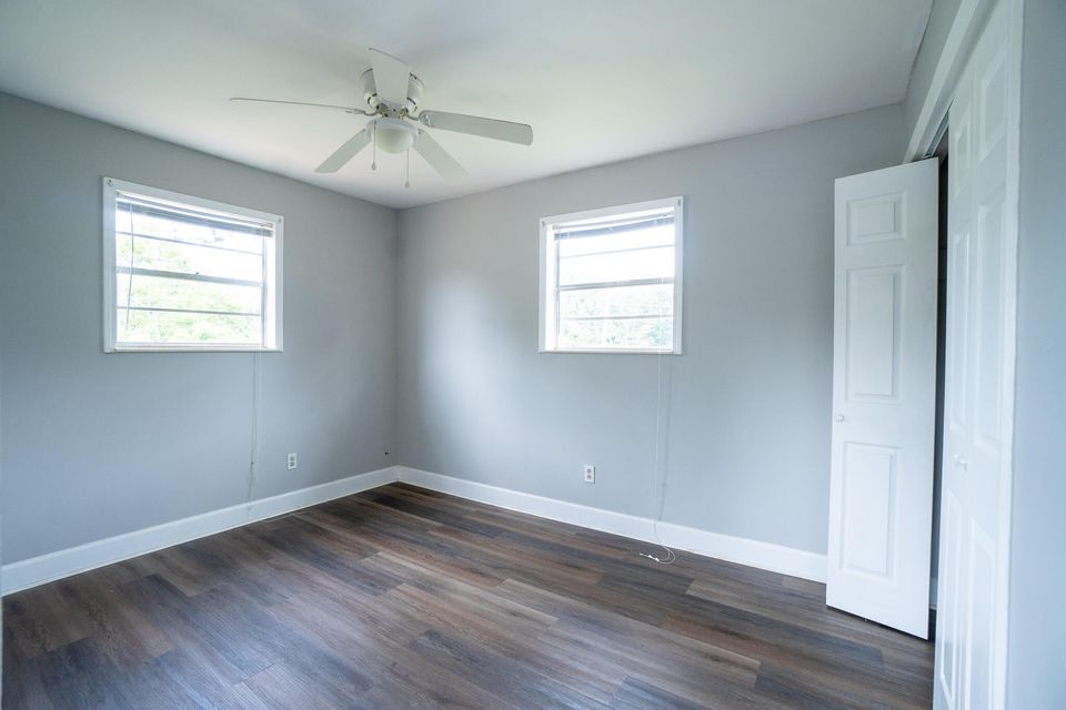 Photo #12: 812 Sherwood Drive