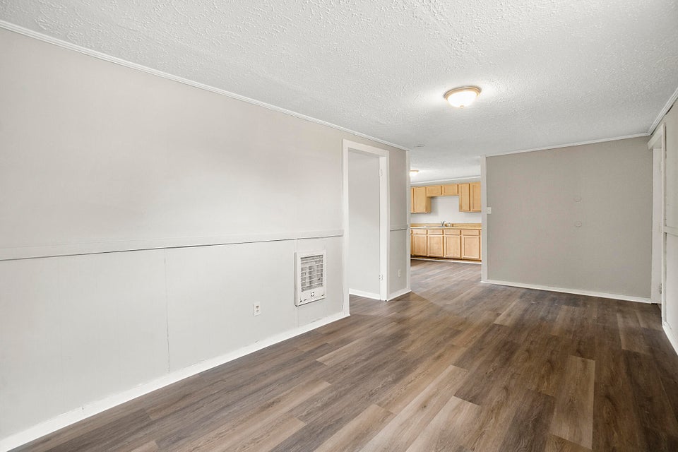 Photo #14: 812 Sherwood Drive