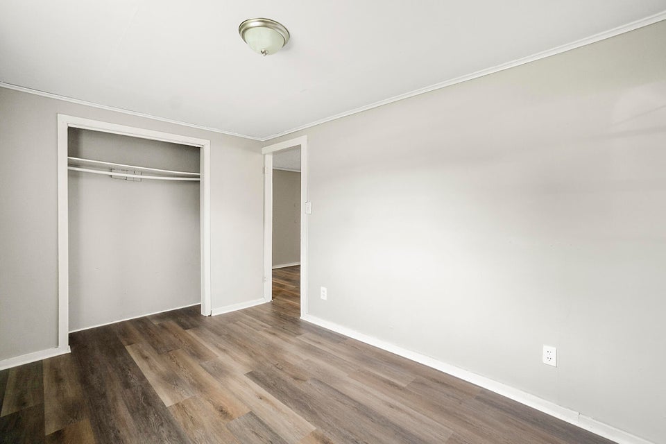 Photo #20: 812 Sherwood Drive