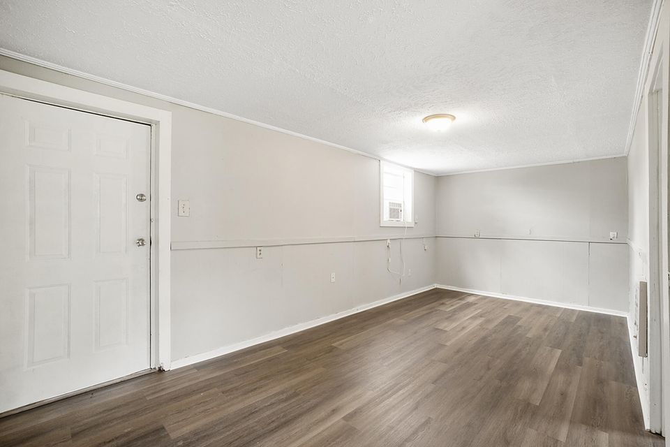 Photo #15: 812 Sherwood Drive