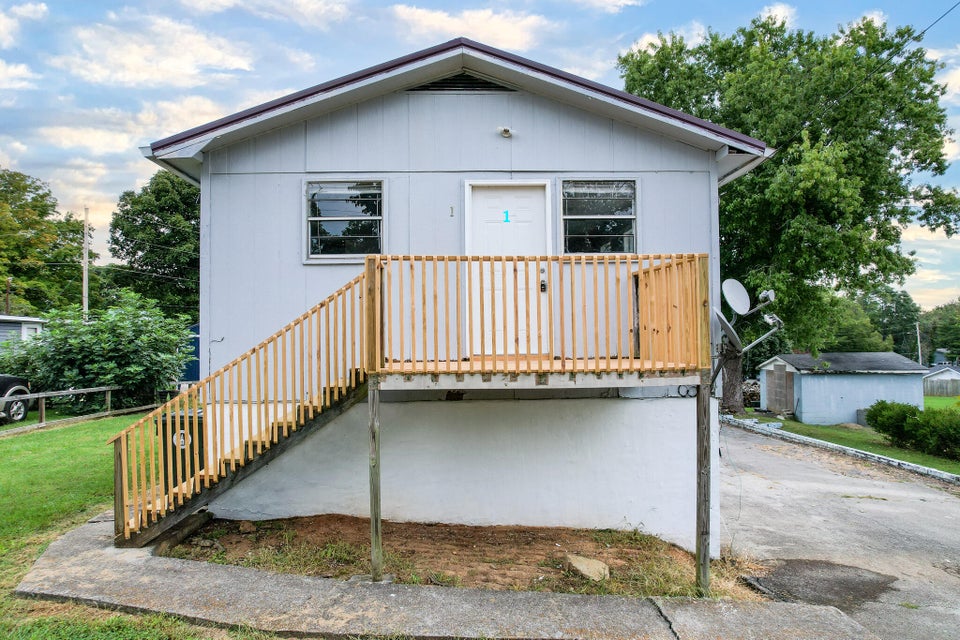 Photo #27: 812 Sherwood Drive
