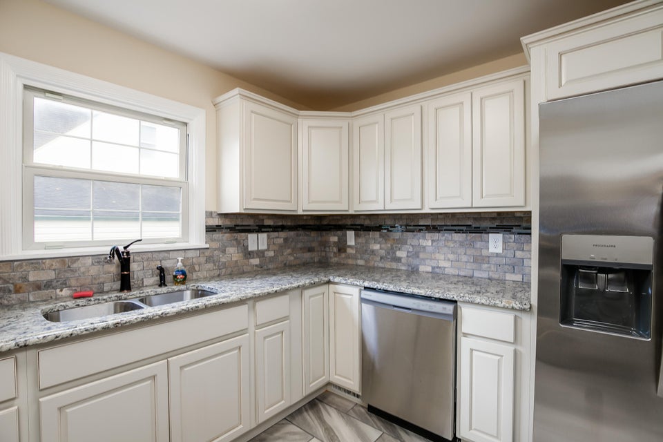 Photo #13: 1640 Pineola Avenue