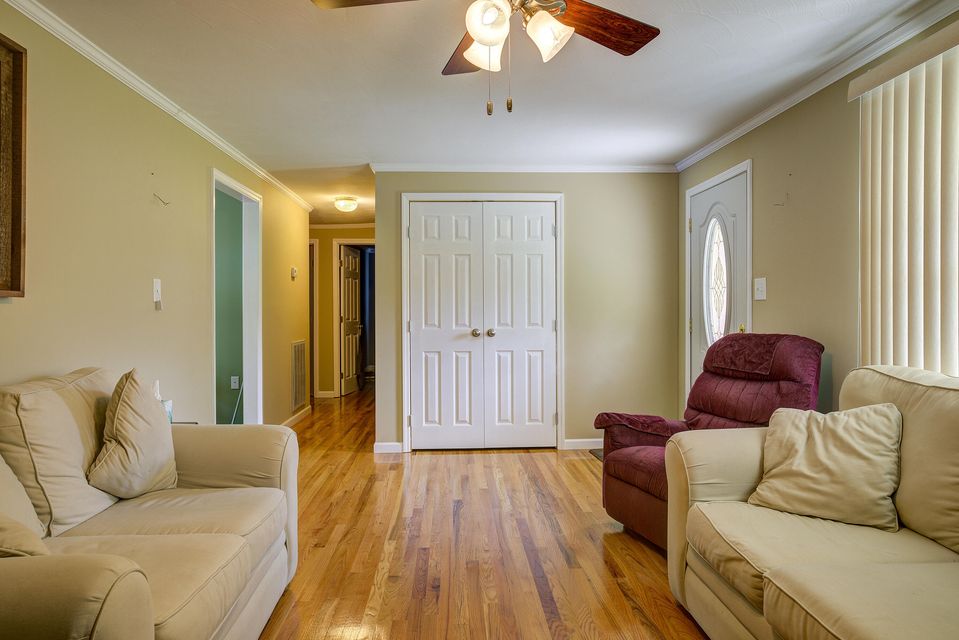 Photo #4: 5572 Bloomingdale Road