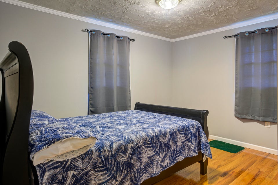 Photo #5: 5572 Bloomingdale Road
