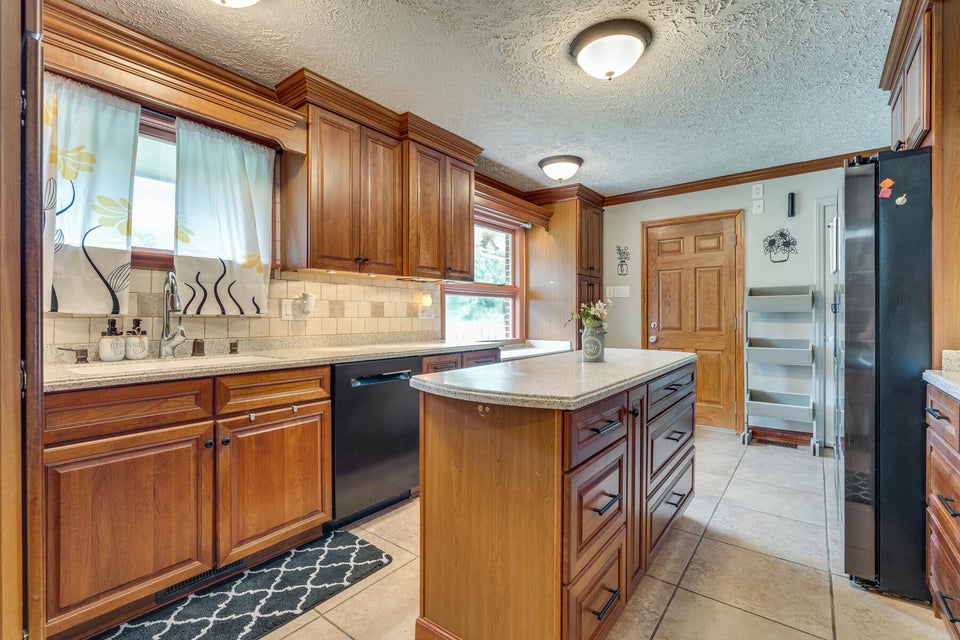 Photo #13: 587 Dogwood Drive