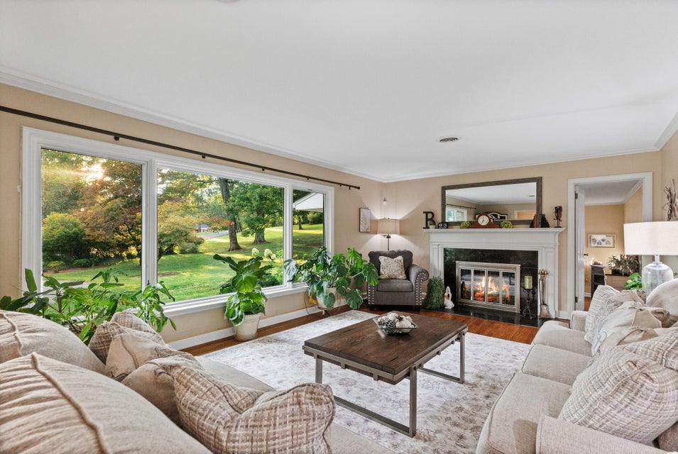 Photo #6: 207 Maple Tree Drive