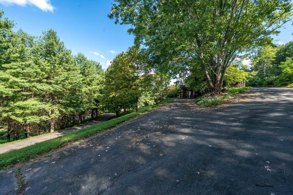 Photo #11: 279 Lake Meadow Dr