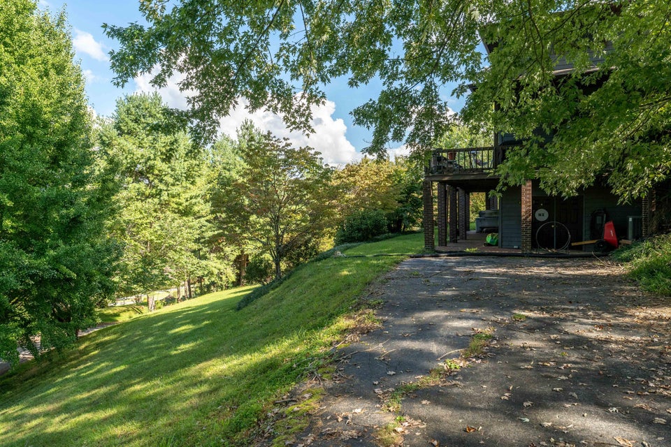 Photo #30: 279 Lake Meadow Dr