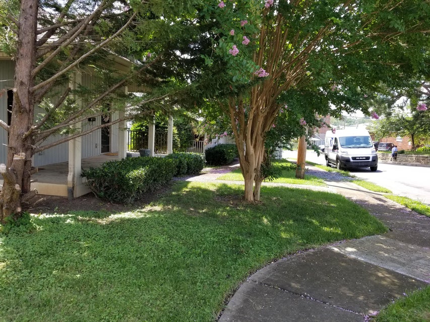 Photo #13: 209 Fairview Avenue