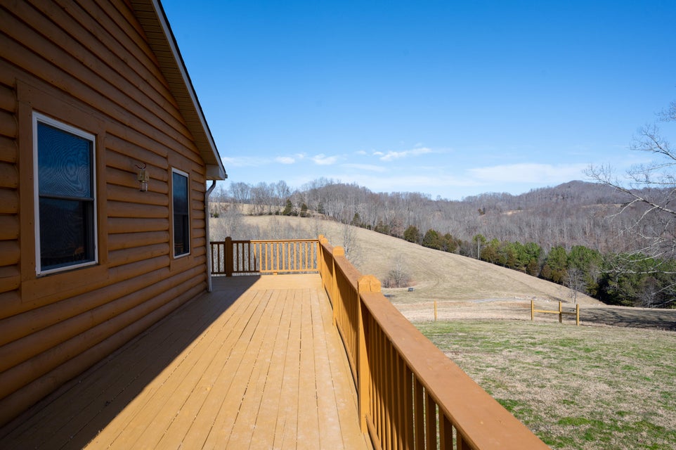 Photo #6: 464 Hawknest Drive