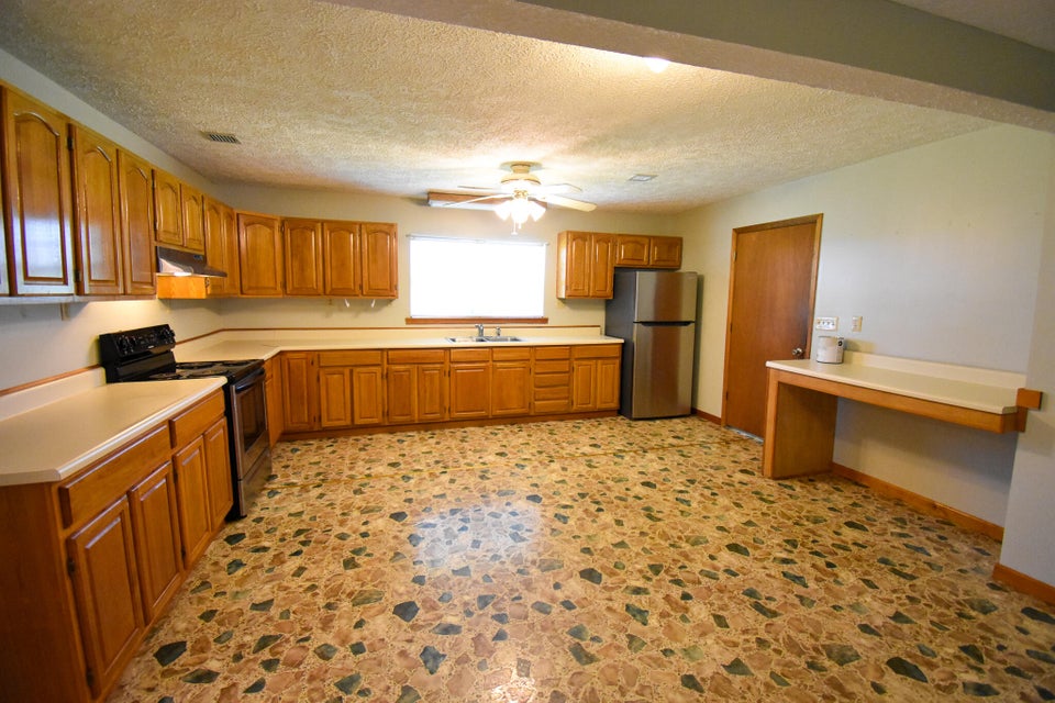 Photo #7: 600 Hasson Street