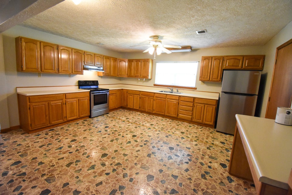 Photo #8: 600 Hasson Street