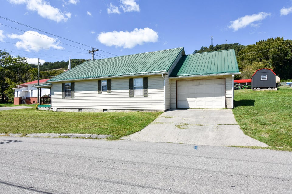 Photo #25: 600 Hasson Street
