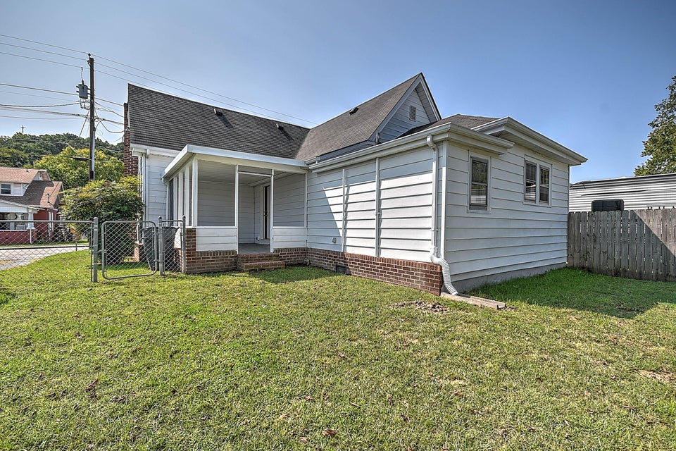 Photo #2: 1311 Anderson Street