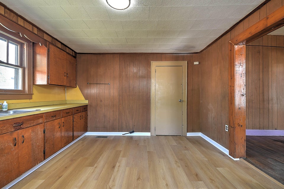 Photo #14: 1311 Anderson Street