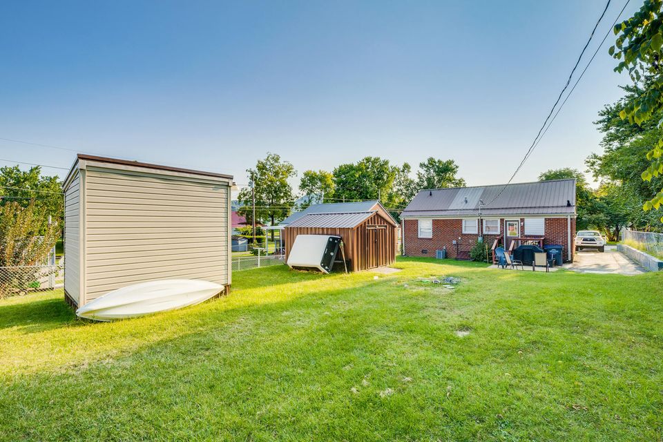 Photo #19: 513 Bellvue Avenue