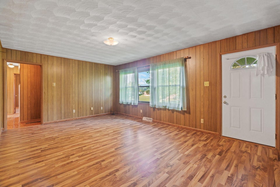 Photo #4: 306 Mesa Drive Drive