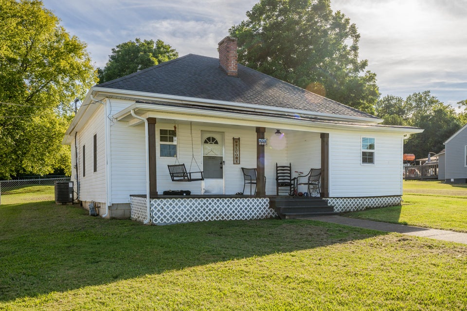 Photo #2: 737 Belfast Street