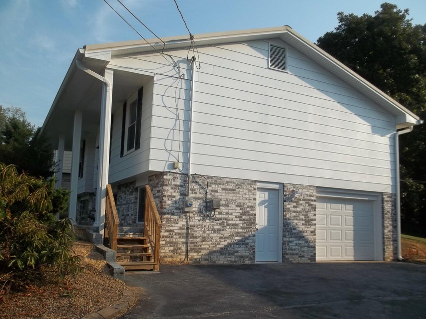 Photo #5: 216 Jefferson Drive