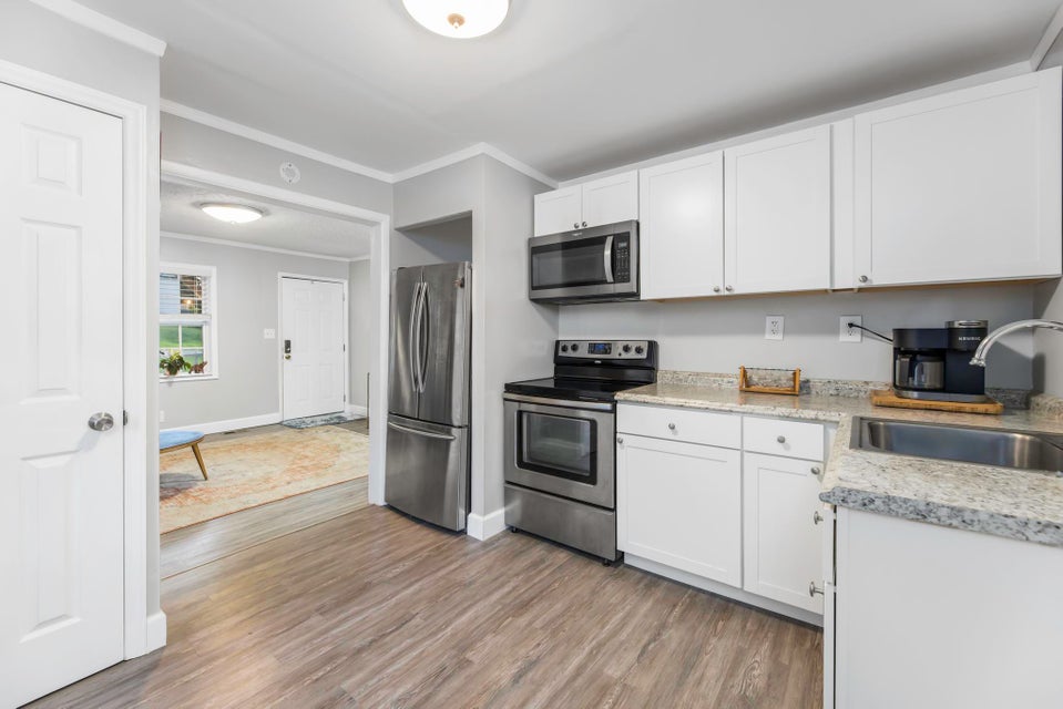 Photo #15: 609 Trudy St Street