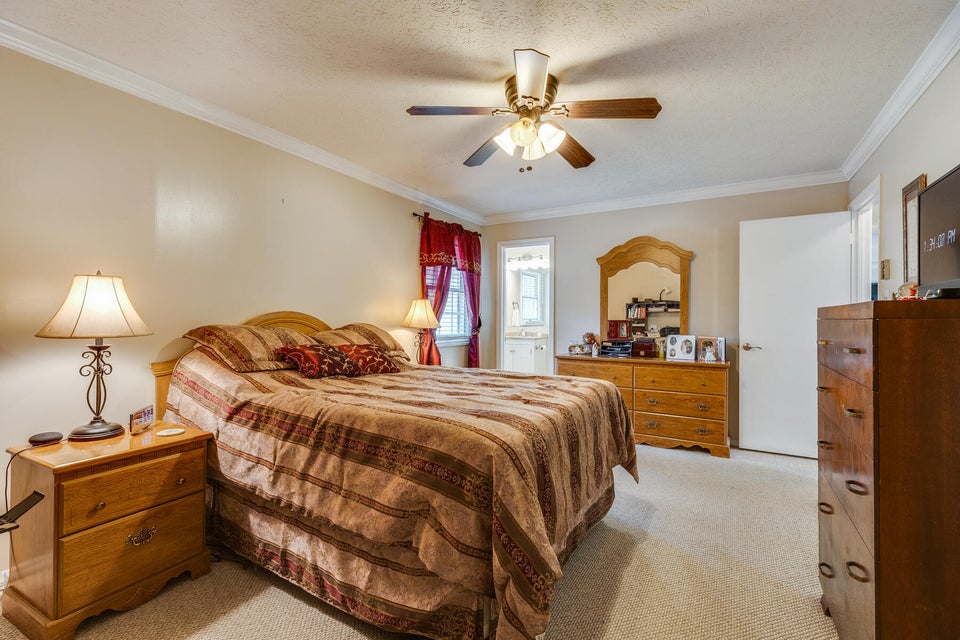 Photo #18: 1024 Starling Drive