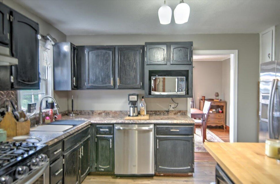 Photo #9: 216 Freemont Avenue