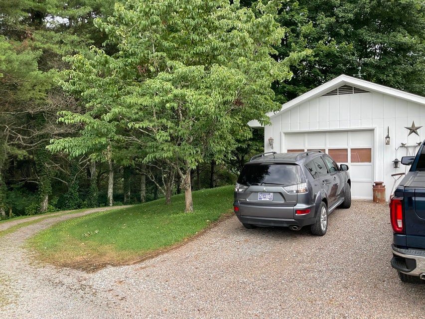 Photo #27: 336 Airport Road