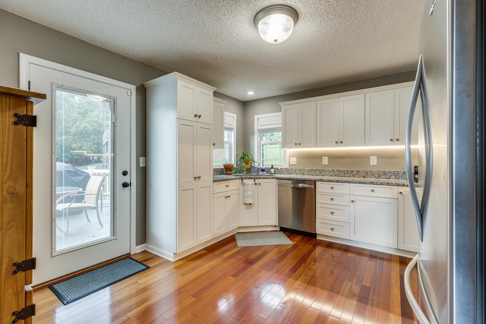Photo #17: 809 Seven Oaks Drive