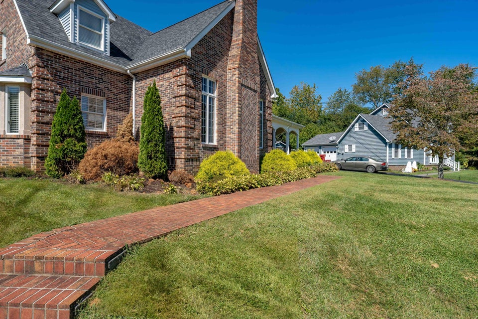 Photo #7: 1501 Willowbrook Drive