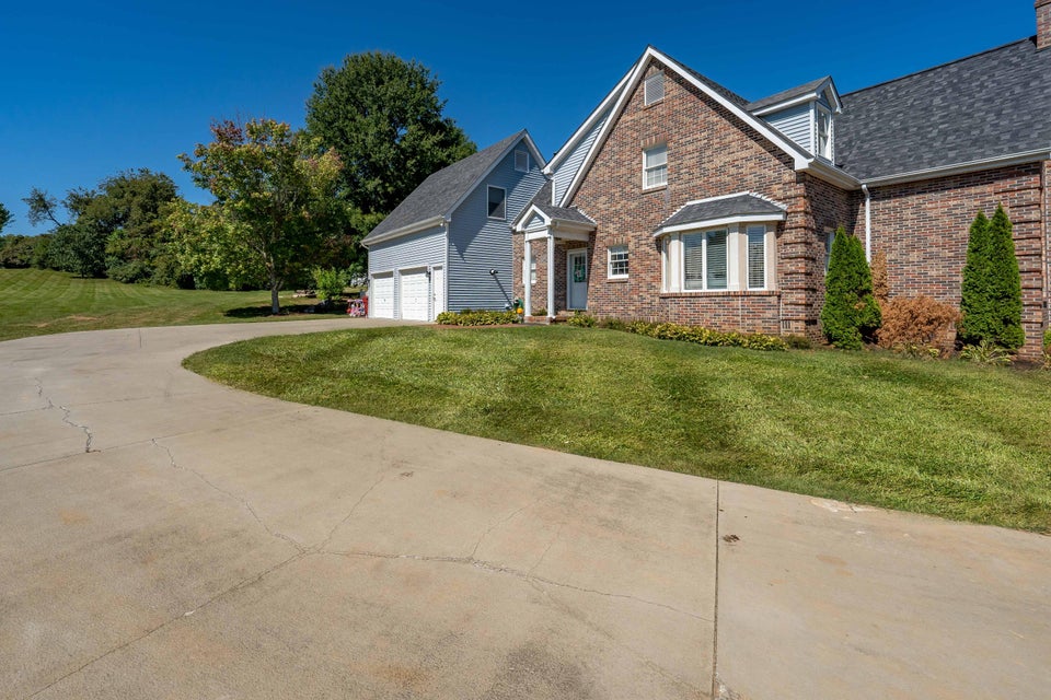 Photo #8: 1501 Willowbrook Drive