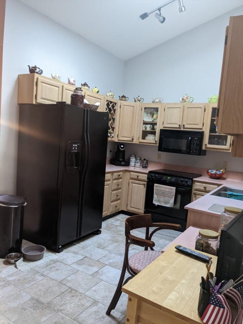 Photo #8: 3827 Sunflower Court