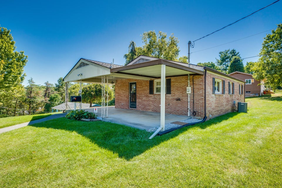 Photo #2: 500 Hillrise Drive